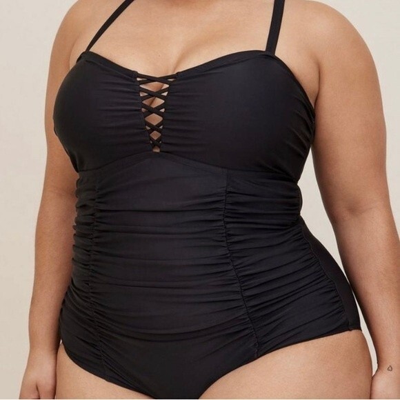 NWT Torrid Swimsuit Lattice Front Cage One Piece Ruche Wireless SZ 3X - Picture 8 of 12